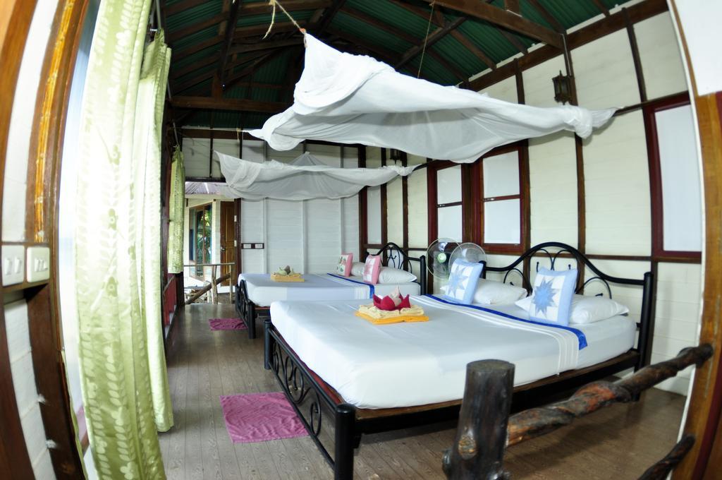Tohko Beach Resort Phi Phi-eilanden Buitenkant foto