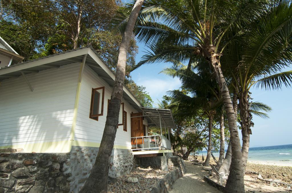 Tohko Beach Resort Phi Phi-eilanden Buitenkant foto