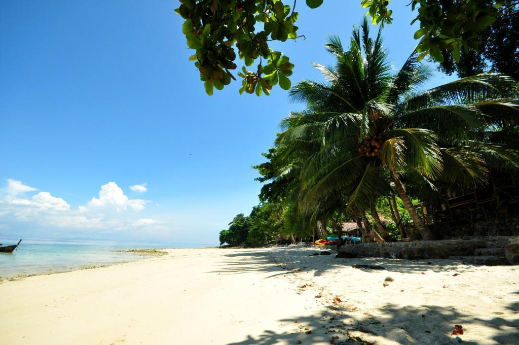 Tohko Beach Resort Phi Phi-eilanden Buitenkant foto