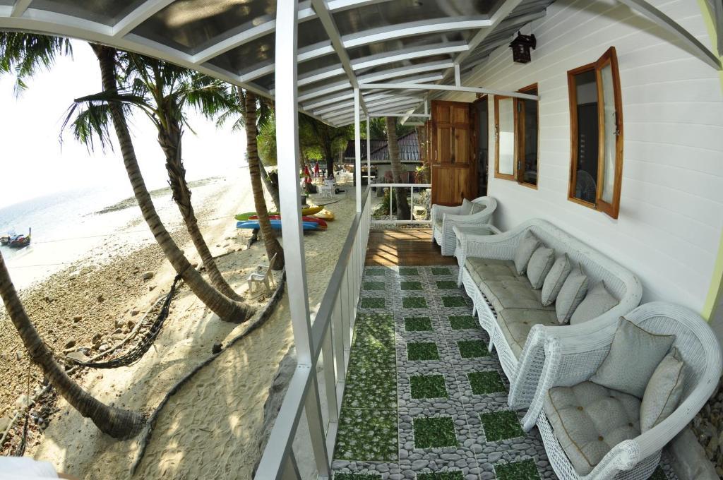 Tohko Beach Resort Phi Phi-eilanden Buitenkant foto