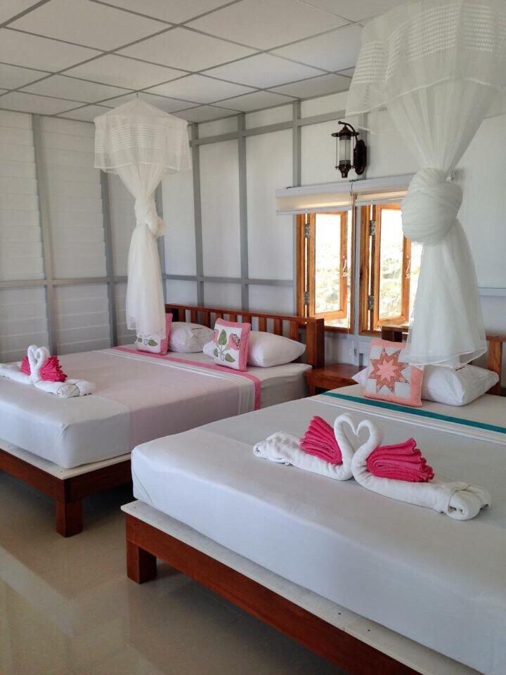 Tohko Beach Resort Phi Phi-eilanden Buitenkant foto