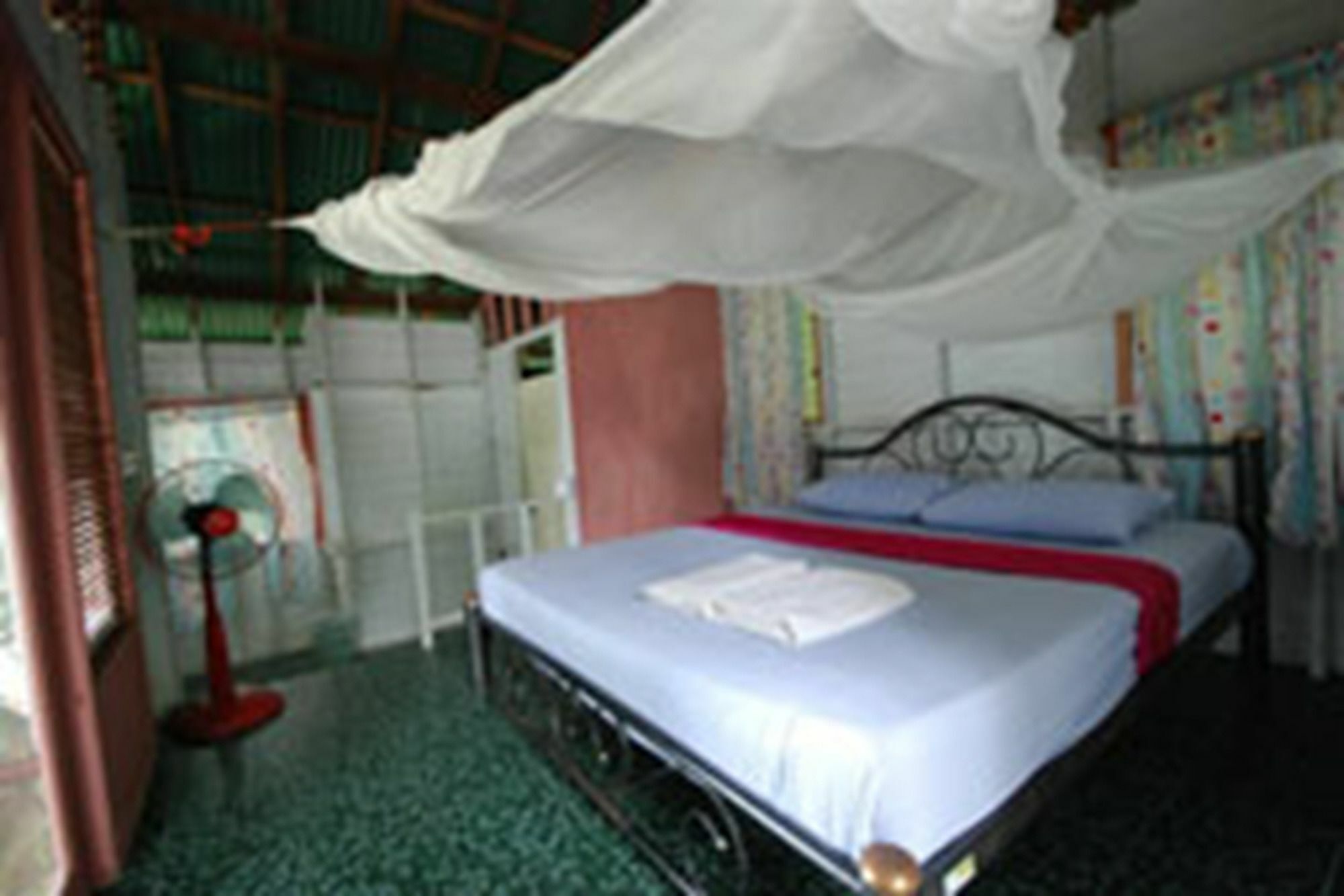 Tohko Beach Resort Phi Phi-eilanden Buitenkant foto