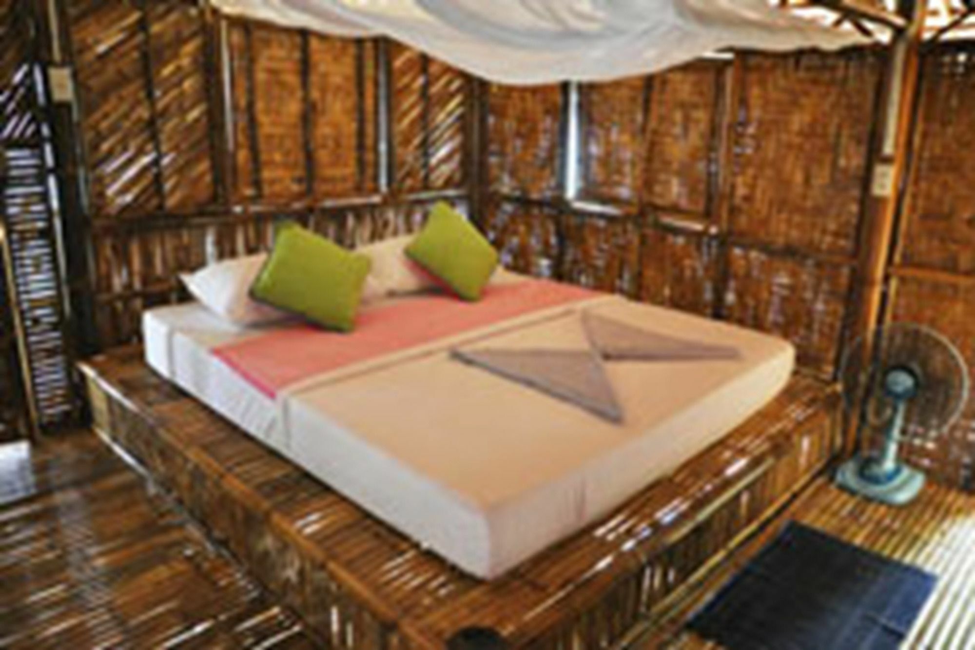 Tohko Beach Resort Phi Phi-eilanden Buitenkant foto